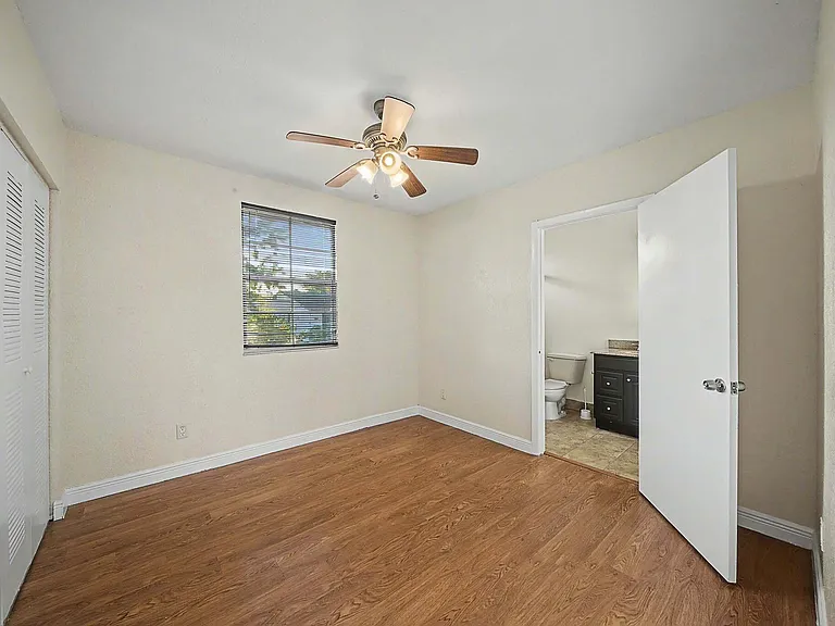 5789 Woodland Point Dr — Photo 34