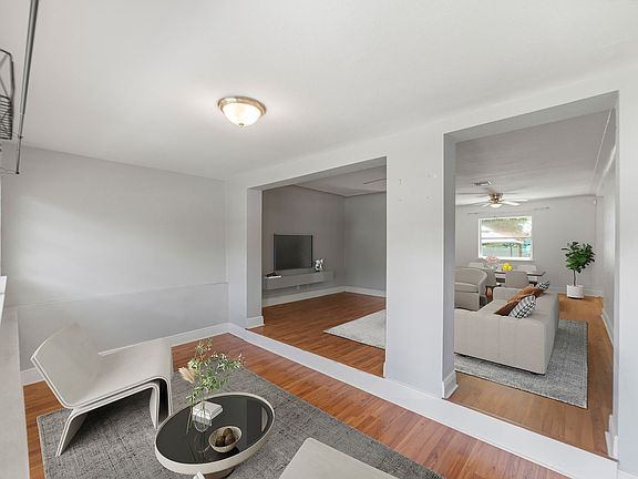 4th image of 2228 26th Ave S