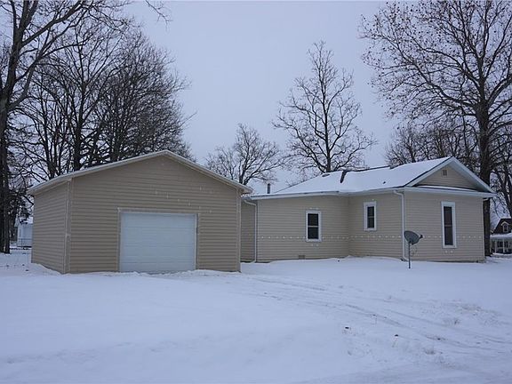3rd image of 903 E Court Ave