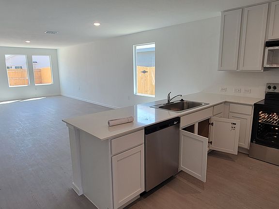 2nd image of 3902 Bates Pl