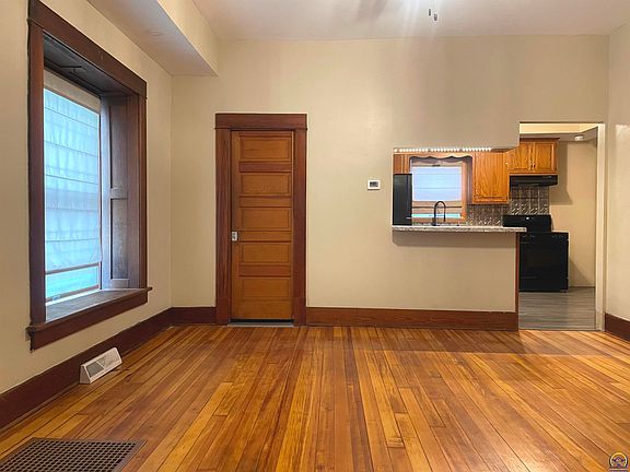 3rd image of 301 Central Ave