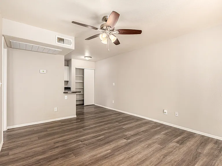 Goldcrest Apartments — Photo 11