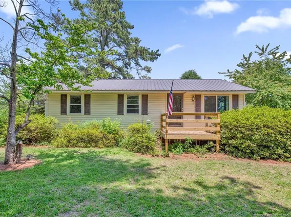 219 E Clinton St, Autryville, NC 28318