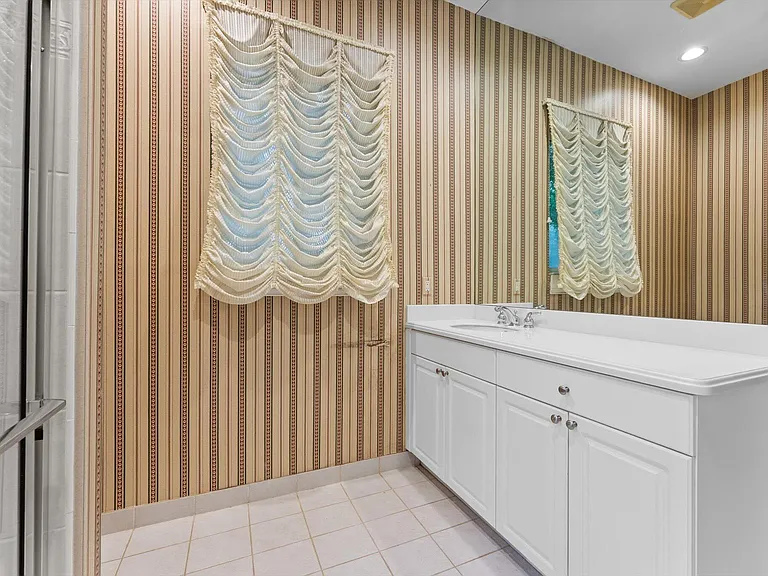 7081 Mallorca Cres — Photo 16