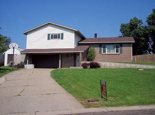 1204 Prairie Heights Ave, Larned, KS 67550