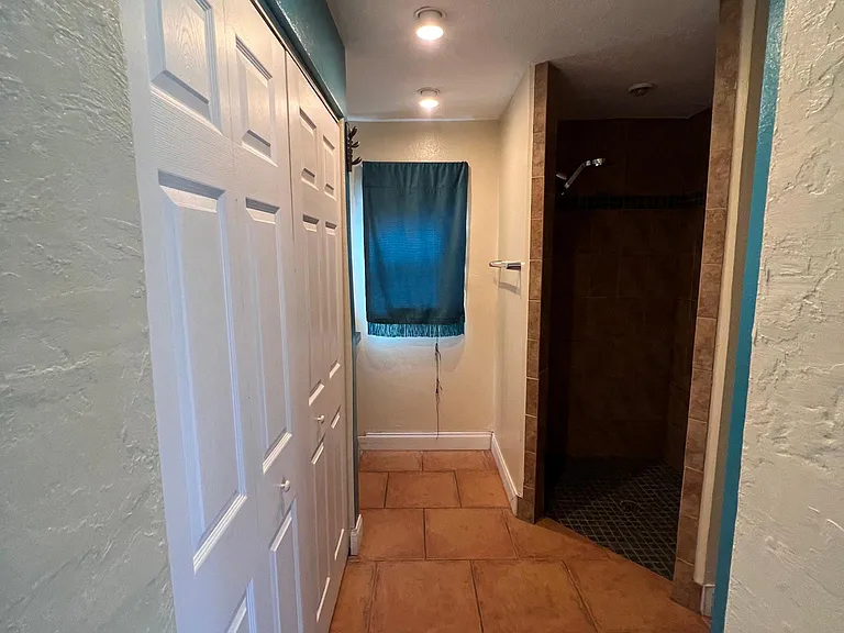410 Manhattan Ave — Photo 8
