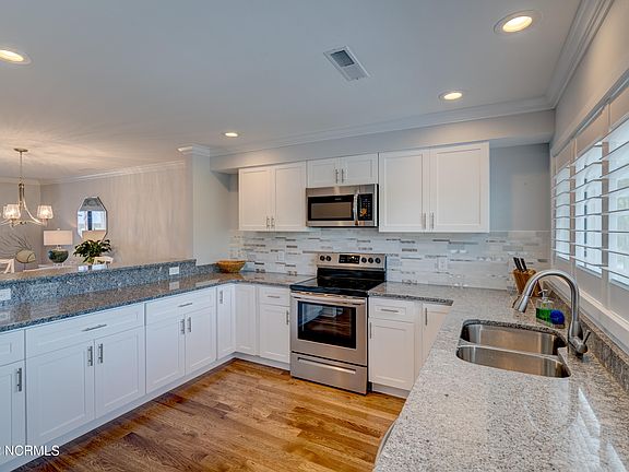 2nd image of 5414 Pond Dr