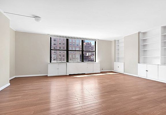 3rd image of 2250 Broadway APT 9B