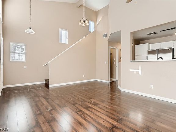 3rd image of 51 Belle Essence Ave