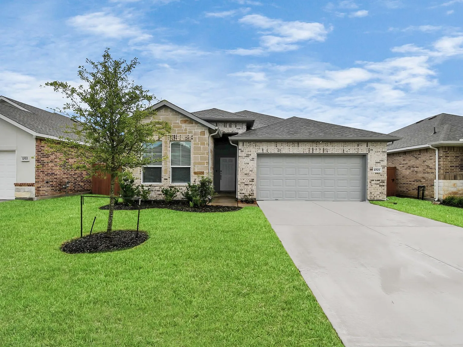 3 bed, 2.0 bath, 1615 sqft, $2,725 — Photo 1