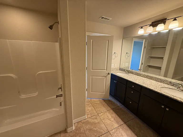 2734 W Kilimanjaro Way — Photo 7