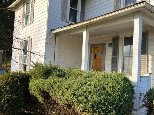 272 W Main St, Crooksville, OH 43731