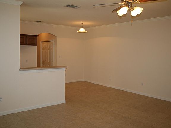 5th image of 413 N Jackson Ave APT A