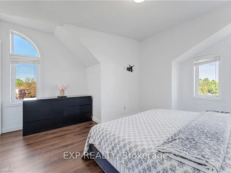 487 East Ave #5 — Photo 35