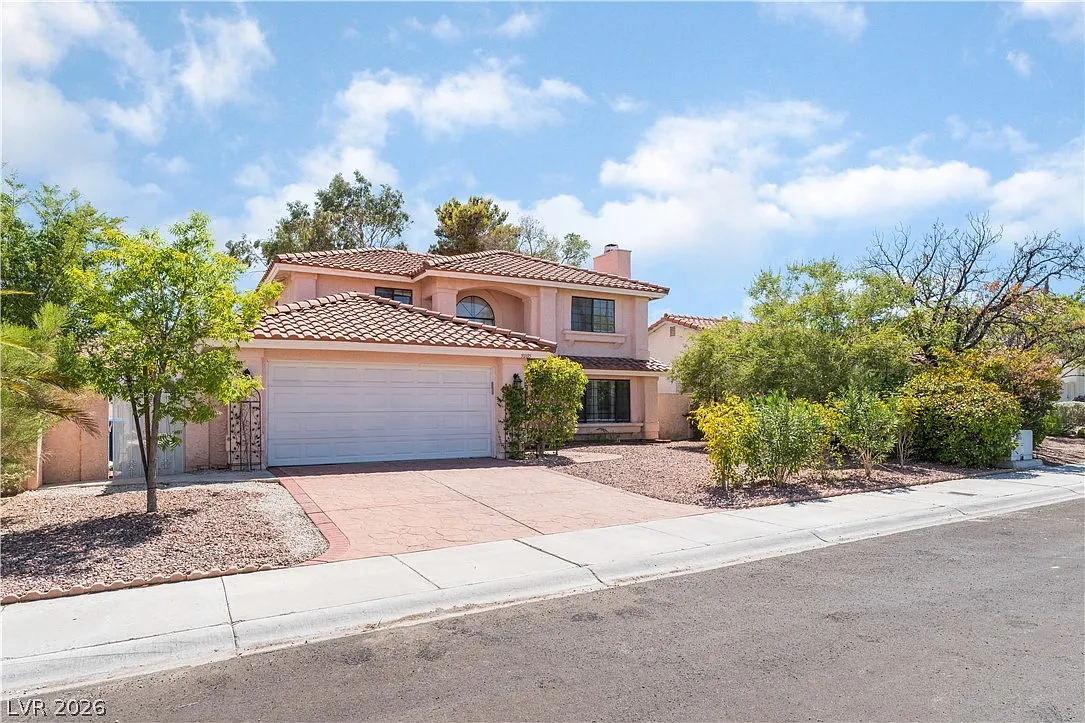 3 bed, 2.5 bath, 1883 sqft, $2,300 — Photo 3