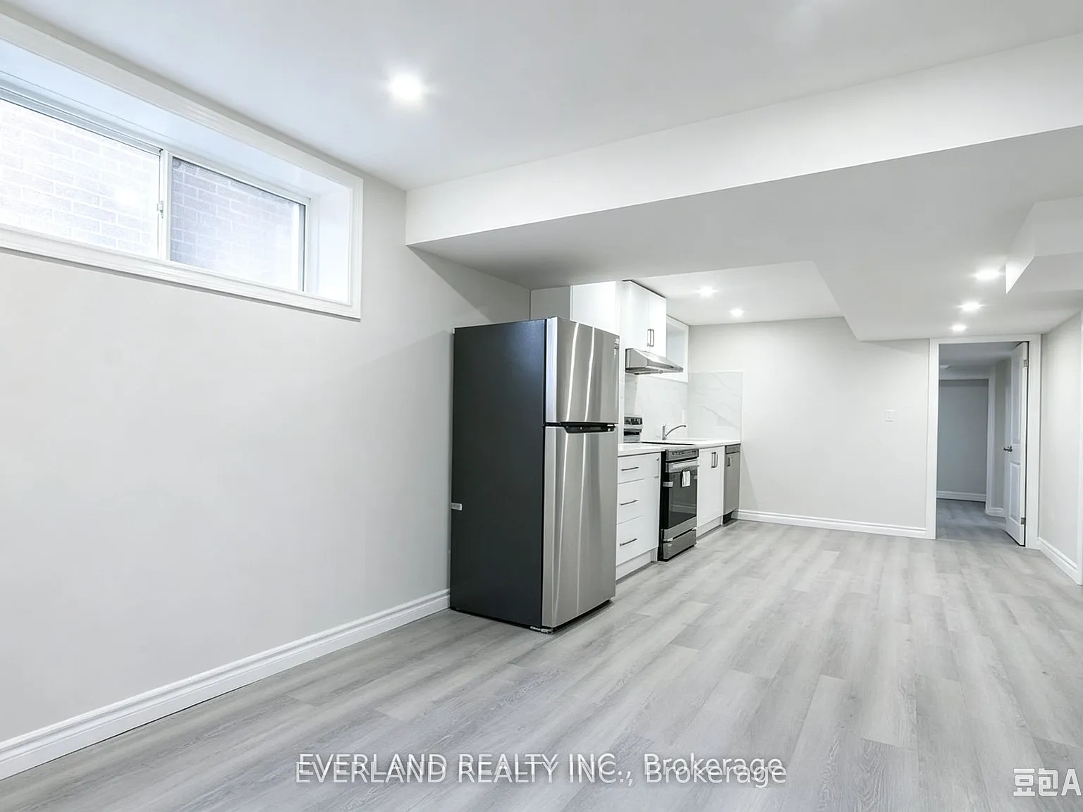 2 bed, $2,000 — Photo 4
