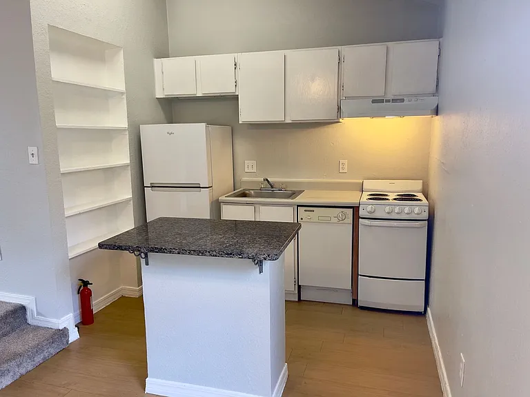 513 S Park Dr — Photo 5