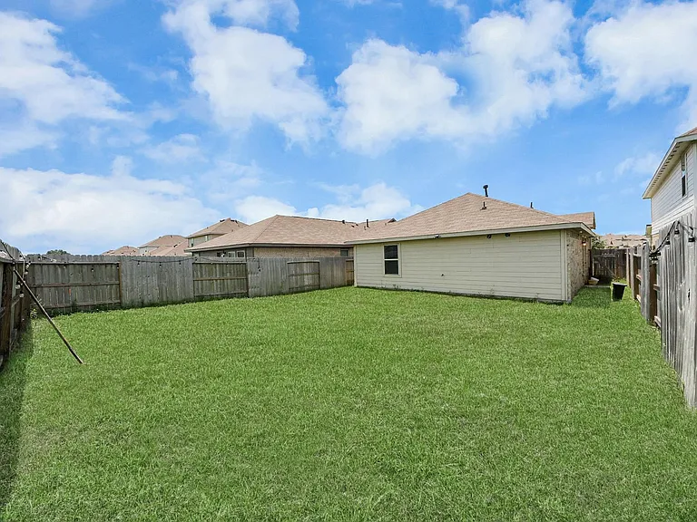 9206 Burnet Fields Dr — Photo 38