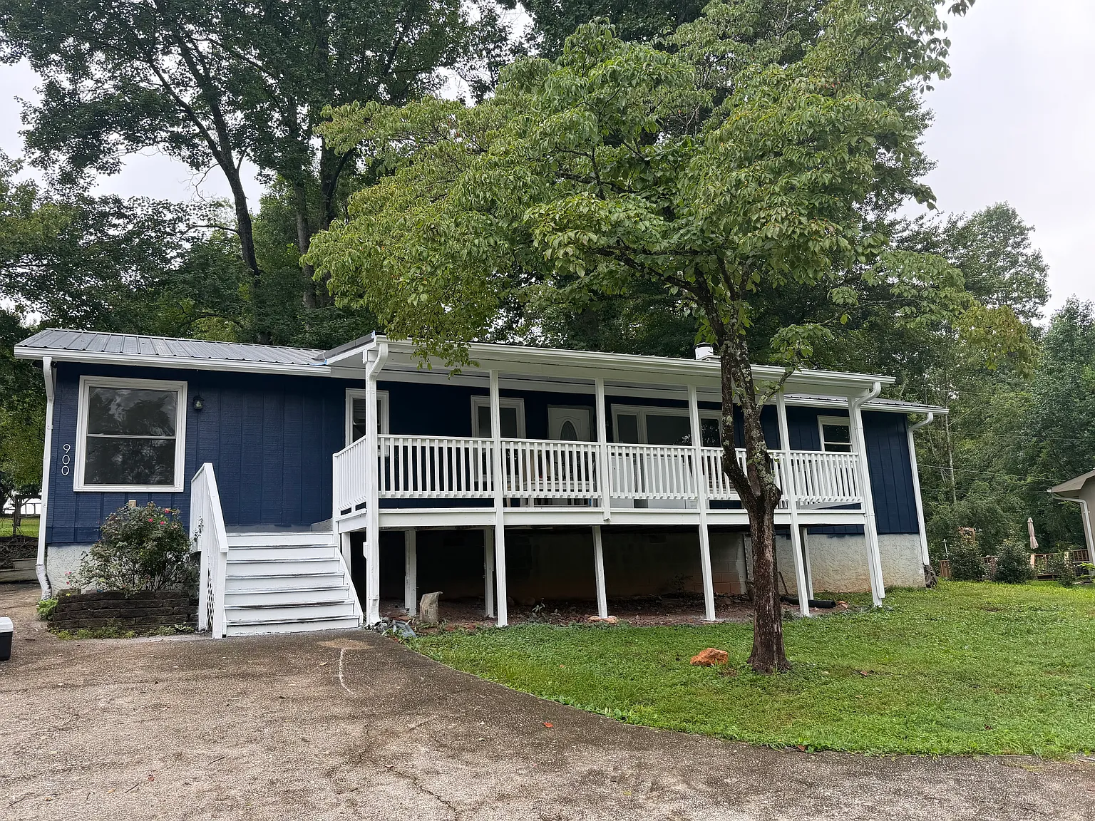 3 bed, 1404 sqft, $2,400 — Photo 1