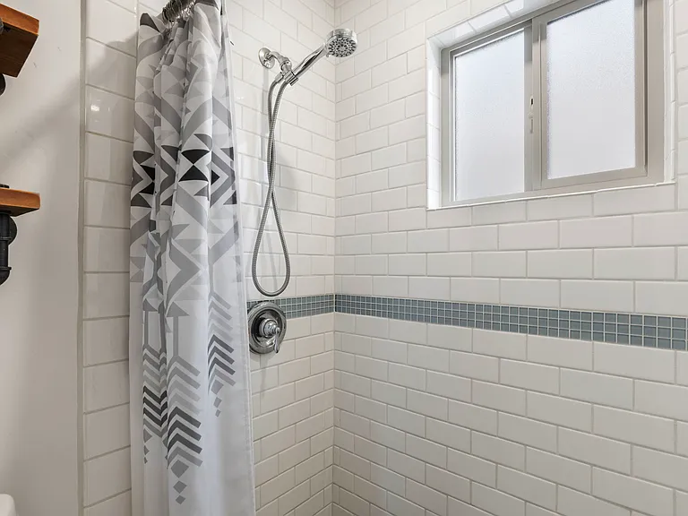 Bathroom / Shower