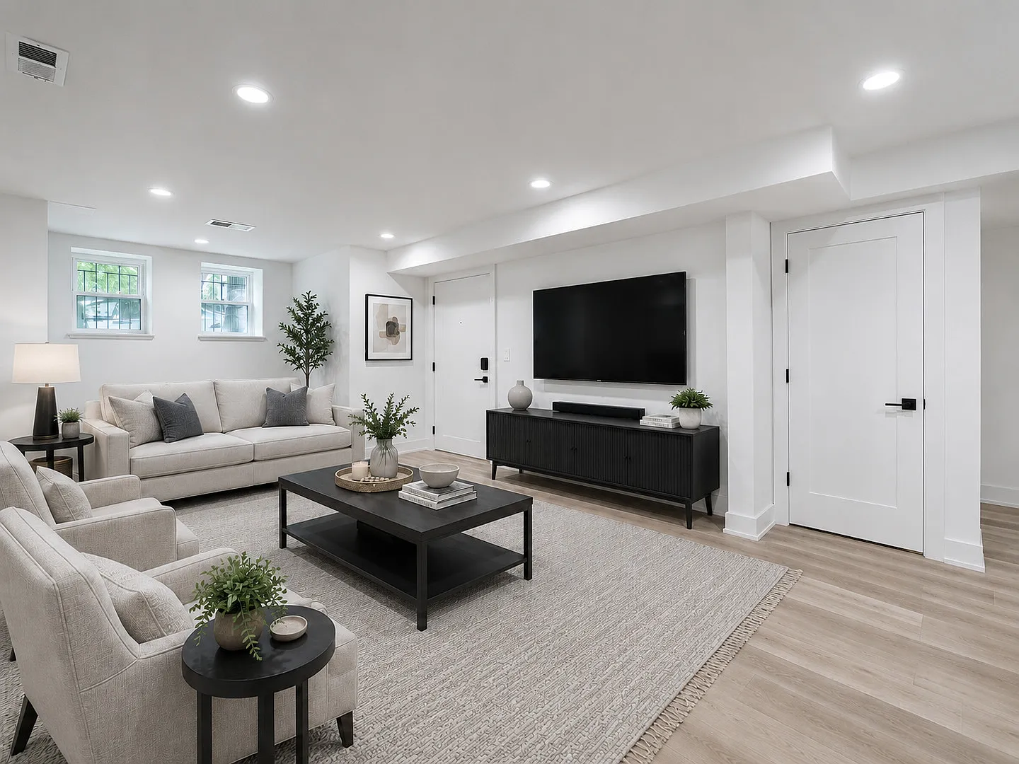 3 bed, 1200 sqft, $5,845 — Photo 3