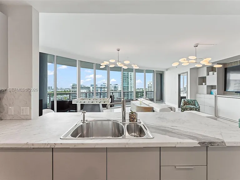 5959 Collins Ave #1201 — Photo 11