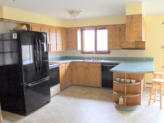2nd image of 1030 Orchard Dr
