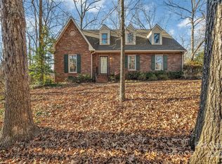 1330 Burtonwood Cres, Charlotte, NC 28212