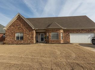 807 Bayou Vista Dr, Marion, AR 72364