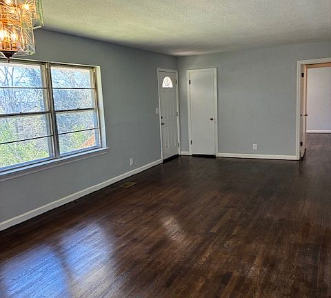 2nd image of 3521 E Crest Dr
