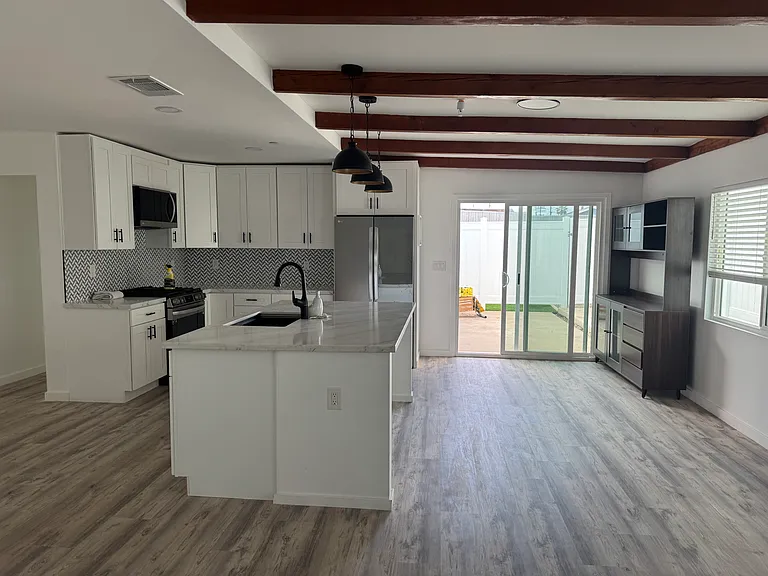 4427 Gila Ave — Photo 3