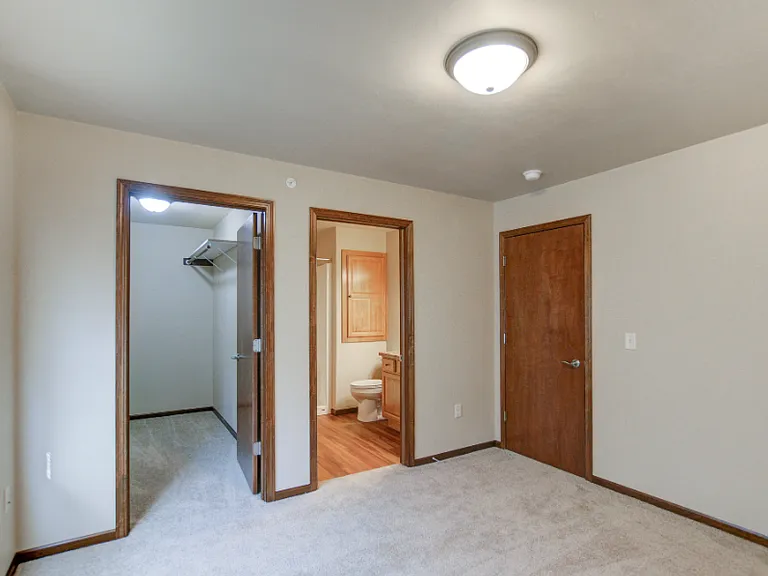 Mountain Bay Apartments — Photo 3