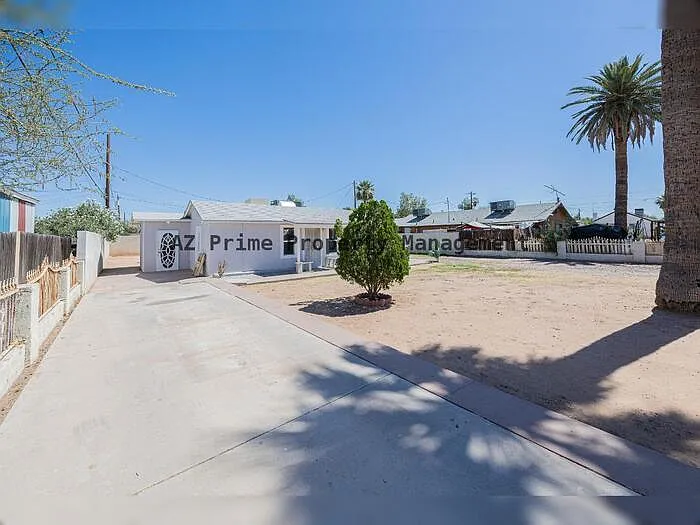 2830 E Sheridan St — Photo 3