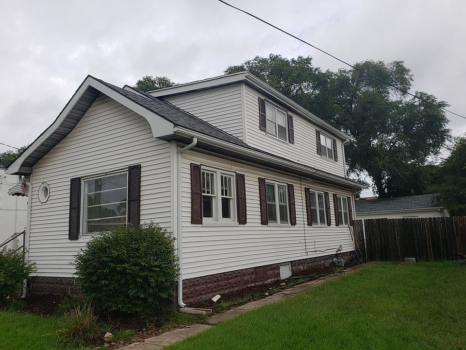1st image of 414 River Ln