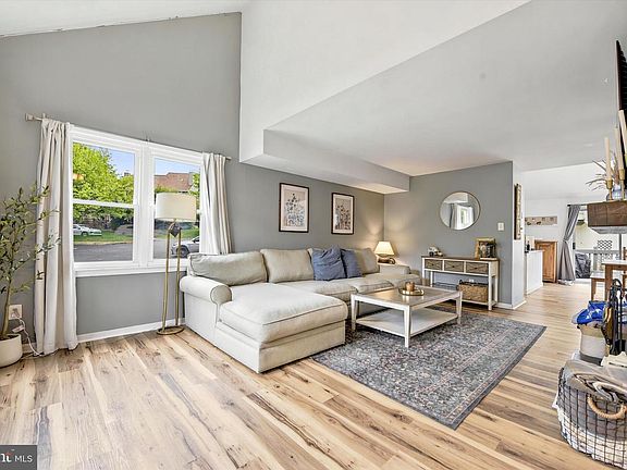 4th image of 3601 Davis Ct #3601