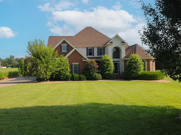 160 Willow Lake Dr, Paducah, KY 42003