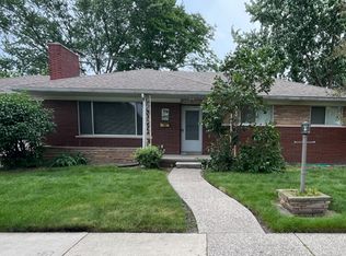 23027 Raven Ave, Eastpointe, MI