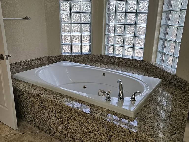 Soaker Tub