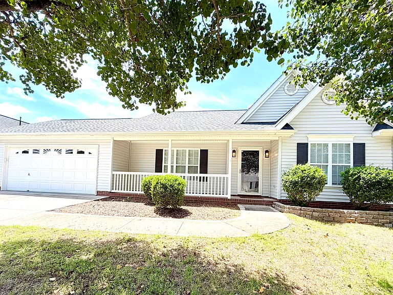 3876 Eagleston Ct — Photo 2