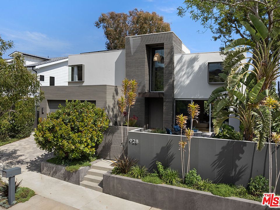 1st image of 928 Las Lomas Ave