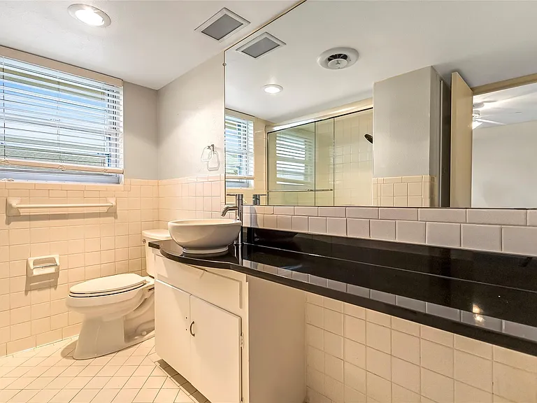 5835 E University Blvd #D — Photo 21