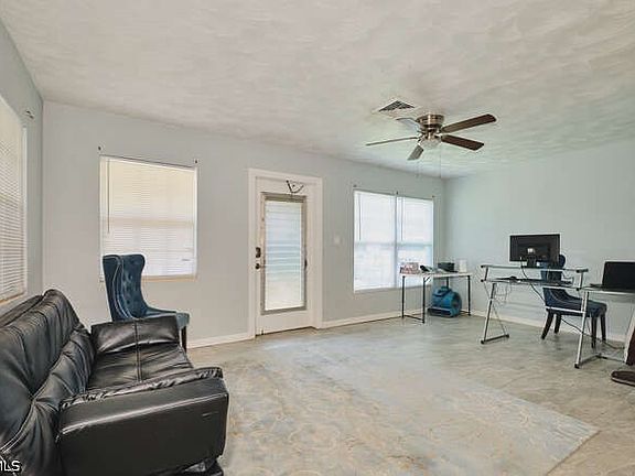 4th image of 1637 Piney Rd