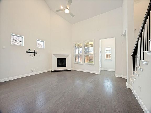2nd image of 808 Mathew Dr