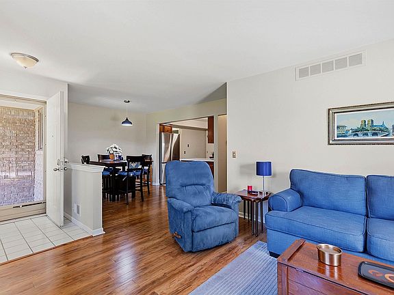 5th image of 26160 N Knollwood Dr