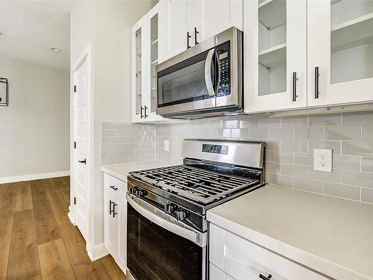 4220 McKinley St — Photo 15