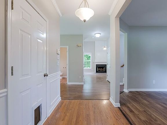 5th image of 2148 Saint Albans Pl