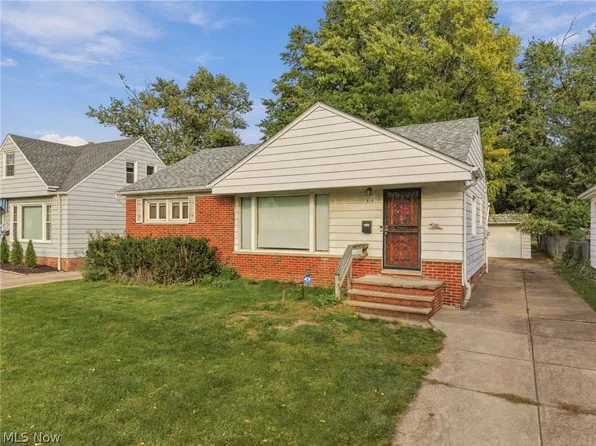 819 E 261st St, Euclid, OH 44132