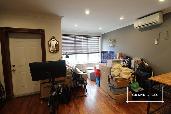 Rented by Grand & Co. | media 4