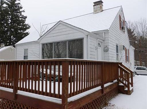 2nd image of 33 Calvert Rd