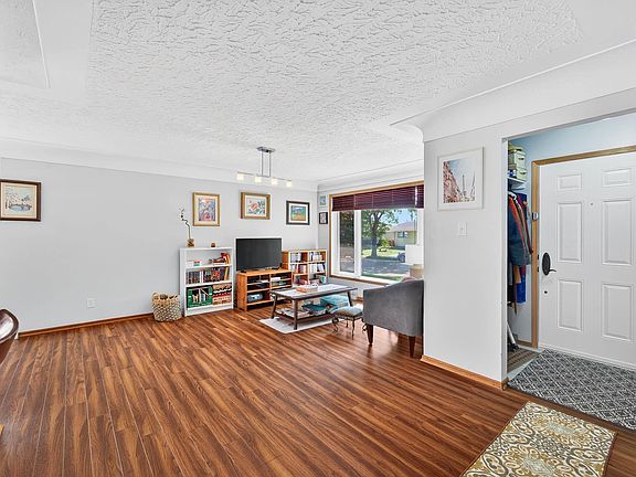 2nd image of 4816 117th Ave NW